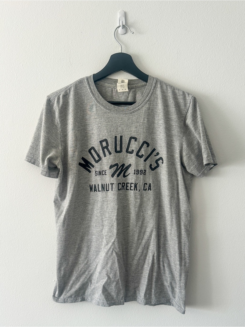 Gildan Morucci’s Walnut Creek CA Grey T-Shirt Size Medium